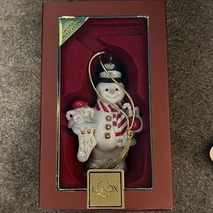 Lenox 2007 Annual Ornament "Snowy Treats" Snowman